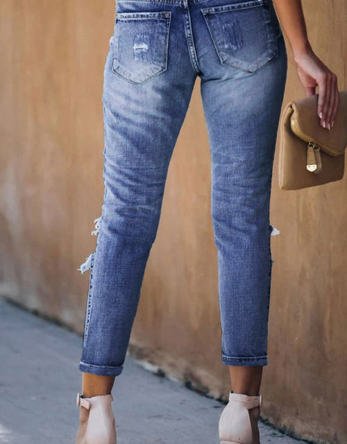 Load image into Gallery viewer, Imported Crop Jeans
