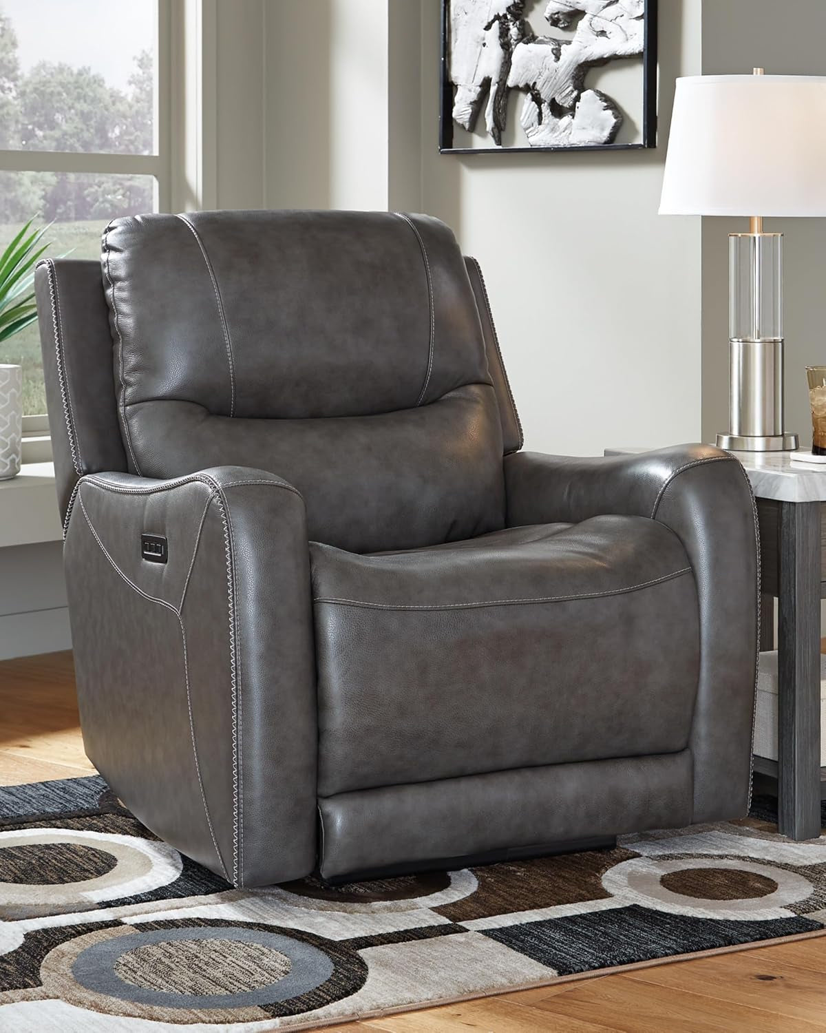 Contemporary Zero Wall Recliner