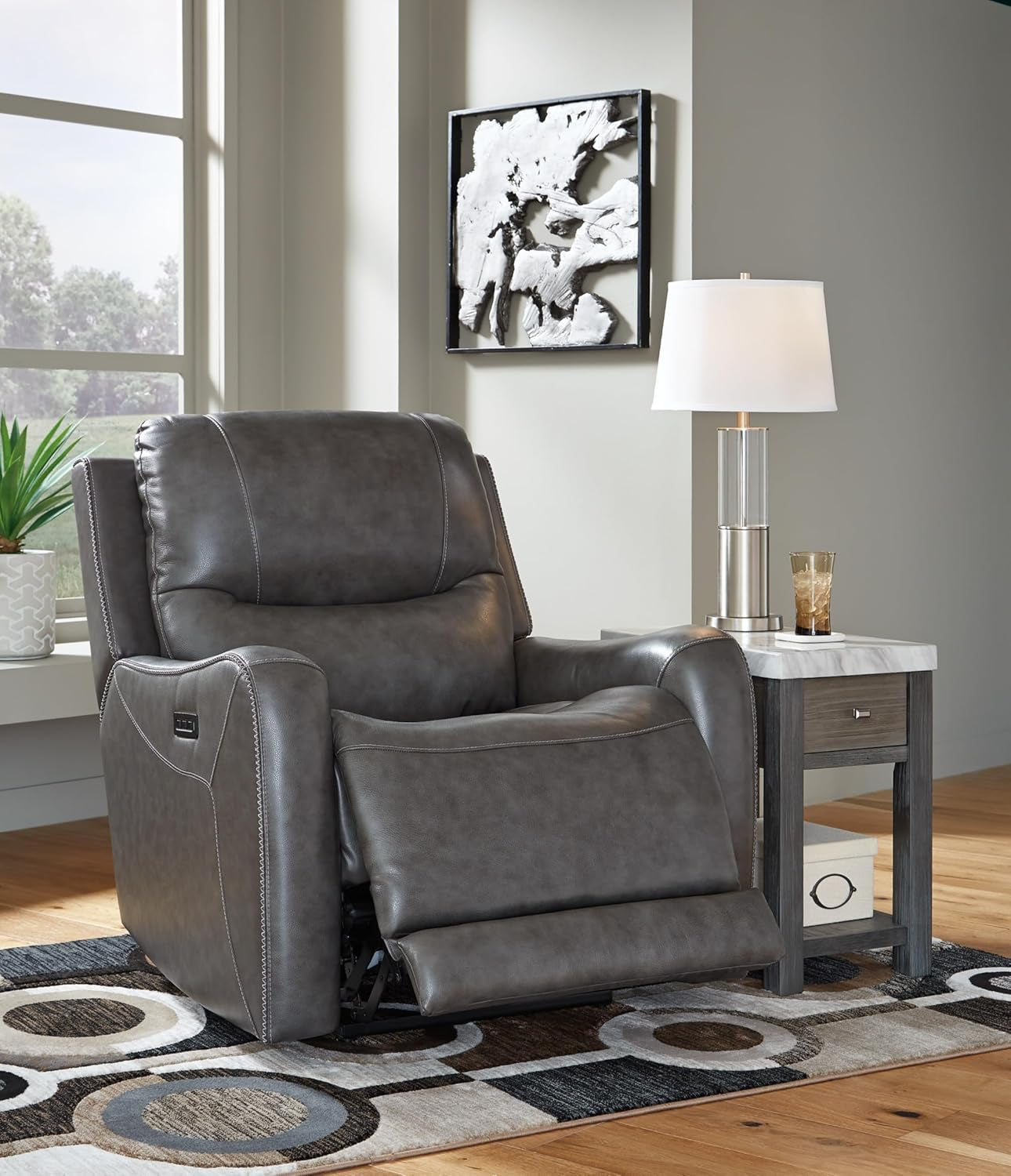 Contemporary Zero Wall Recliner