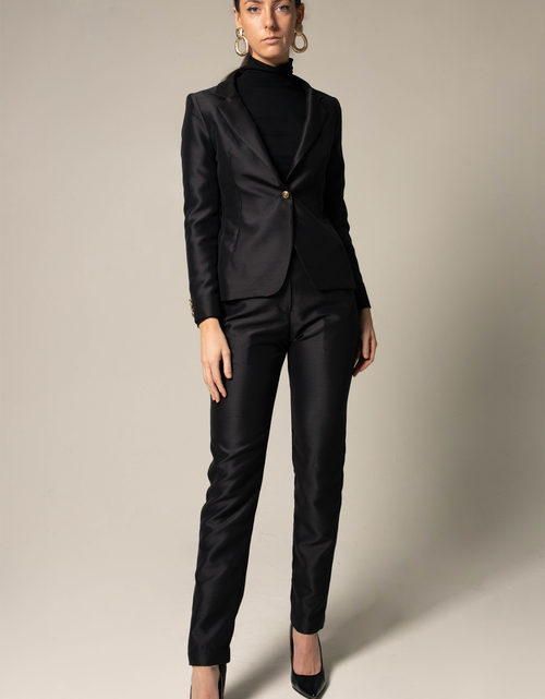 Load image into Gallery viewer, Italian Cut Women&#39;s Blazer
